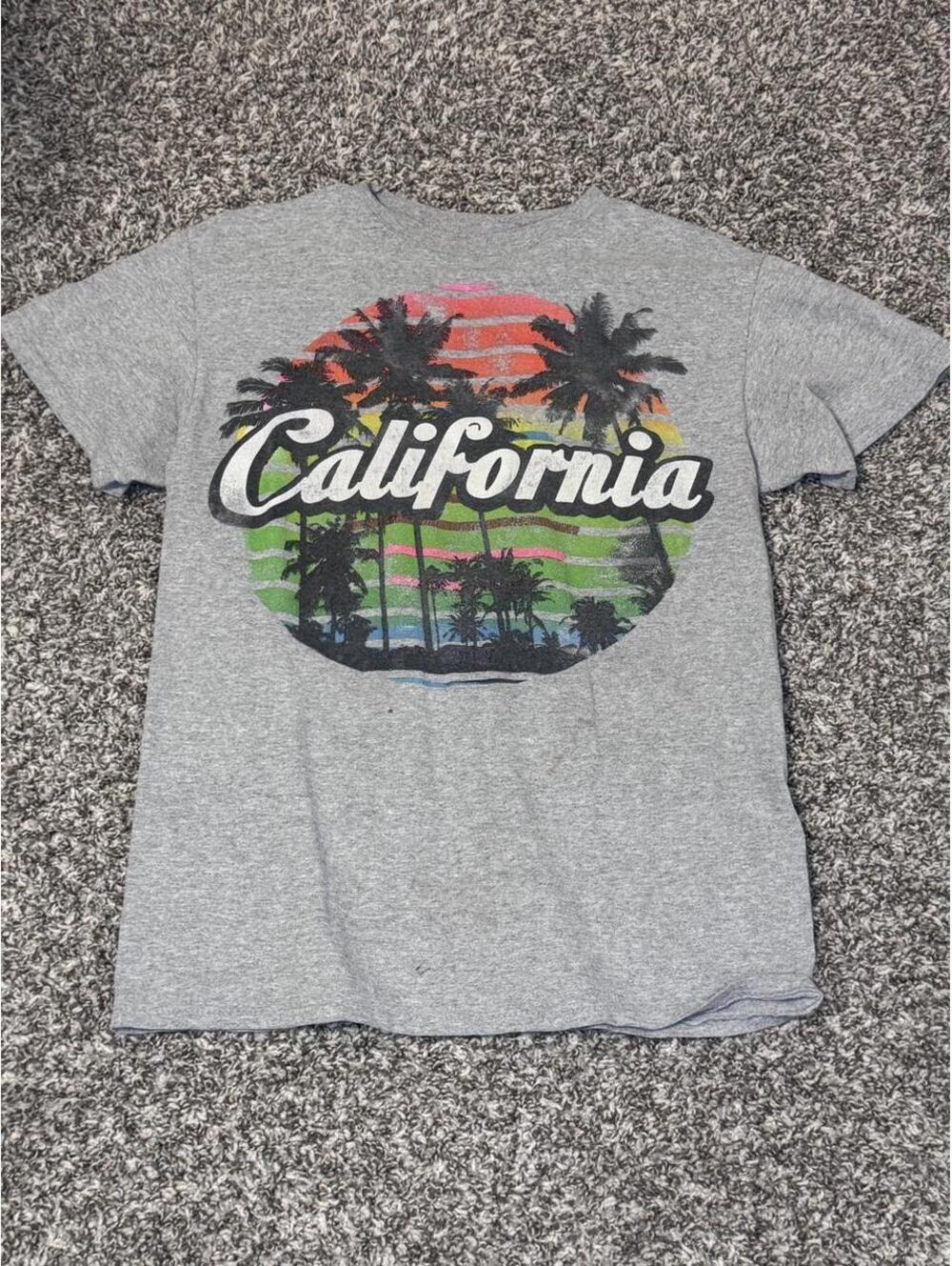 Vintage California Graphic Tee 🌴